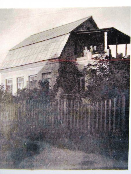 Дом в городке молзавода (из экспонатов музея)