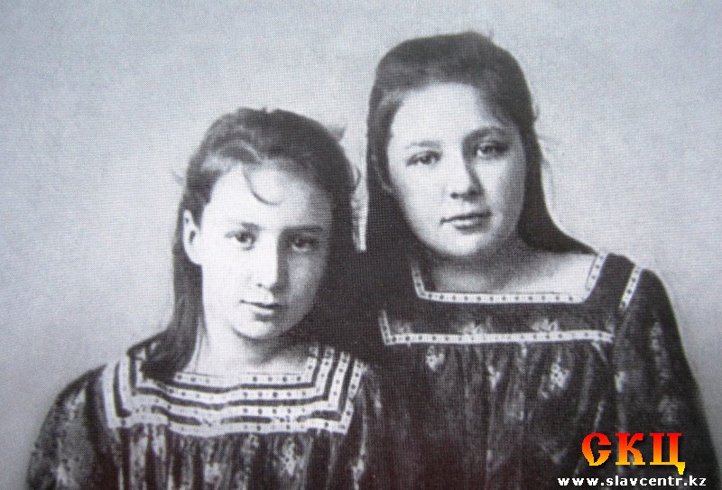 Ася и Марина Цветаевы, 1905 (День памяти - 31 августа 2013)