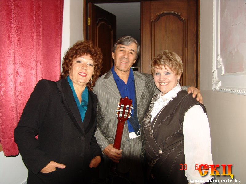 Клуб авторской песни \"Серебряные струны\" (Сербины и Т.Кузина, 30 сентября 2011)